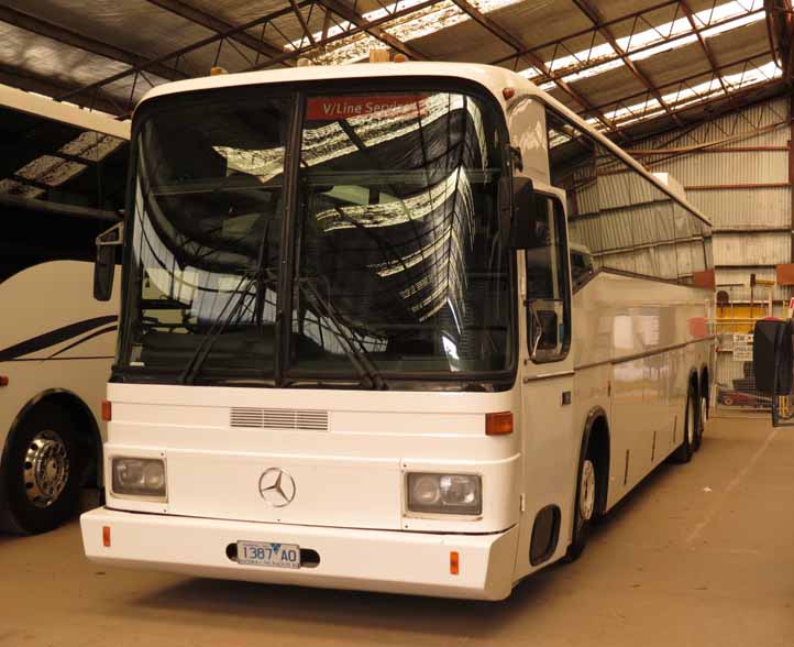 Seymours Mercedes O303 Austral Denning Majestic 1387AO